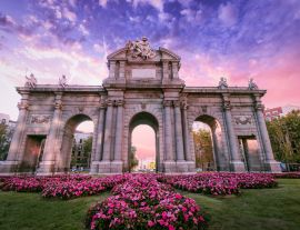 Lais Puzzle - Die Alcala-Tür (Puerta de Alcala). Wahrzeichen von Madrid, Spanien bei Sonnenuntergang - 1.000 Teile