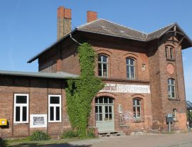 Lais Puzzle - Am Bahnhof Kremmen - 1.000 Teile