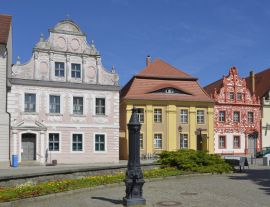 Lais Puzzle - Häuser am Markt, Luckau - 1.000 Teile