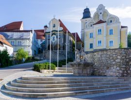 Lais Puzzle - Parsberg Panorama mit St. Andreas Kirche bei blauen Himmel - 1.000 Teile