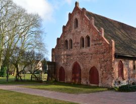 Lais Puzzle - Der ehemalige Kornspeicher im Kloster Lehnin - 1.000 Teile