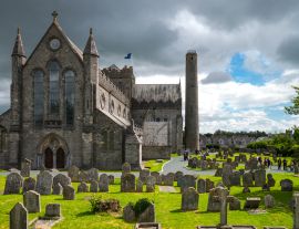 Lais Puzzle - Irland, Kilkenny, die St. Canice's Kathedrale und der Friedhof - 1.000 Teile