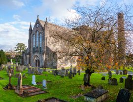 Lais Puzzle - Kilkenny, Irland. Friedhof vor der Kathedralkirche St. Canices - 1.000 Teile
