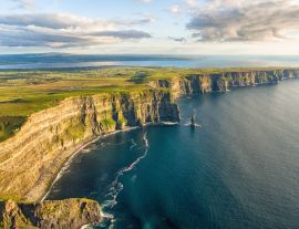 Lais Puzzle - Luftaufnahme aus der Vogelperspektive von den weltberühmten Cliffs of Moher in der Grafschaft Clare, Irland. Scenic Irish ländlichen Landschaft Natur entlang der wilden atlantischen Weg - 1.000 Teile