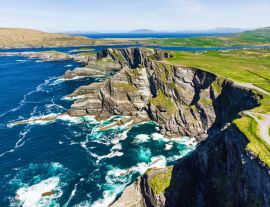Lais Puzzle - Erstaunliche, von Wellen umspülte Kerry Cliffs, die weithin als die spektakulärsten Klippen der Grafschaft Kerry, Irland, gelten - 1.000 Teile