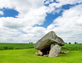 Lais Puzzle - Der Brownshill Dolmen, ein großartiger megalithischer Granitstein in der Grafschaft Carlow, Irland - 1.000 Teile
