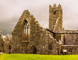 Lais Puzzle - Landschaften in Irland. Ruinen des Klosters Ross Errilly in der Grafschaft Galway. Nationales Monument und best erhaltenes Kloster - 1.000 Teile