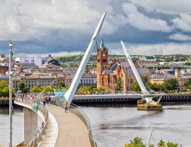 Lais Puzzle - Die Friedensbrücke und die Guild Hall in Londonderry / Derry in Nordirland - 1.000 Teile