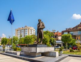 Lais Puzzle - Statue von Ibrahim Rugova in Pristina - Kosovo - 1.000 Teile