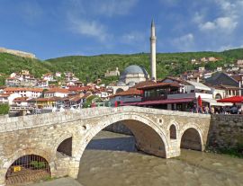 Lais Puzzle - Die Altstadt von Prizren an einem schönen sonnigen Tag, Kosovo - 1.000 Teile
