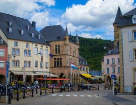 Lais Puzzle - Marktplatz in der Altstadt von Echternach, Luxemburg - 1.000 Teile