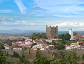 Lais Puzzle - Schloss Braganca in Braganca, Portugal - 1.000 Teile