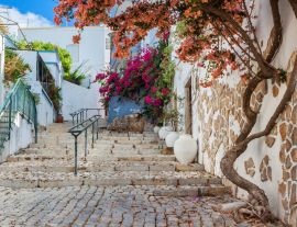 Lais Puzzle - Bunte Dorfstraße, Estoi, Portugal, Faro - 1.000 Teile