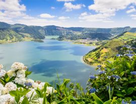 Lais Puzzle - See von Sete Cidades mit Hortensien, Azoren, Portugal - 1.000 Teile