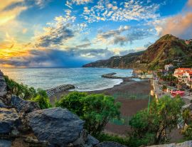 Lais Puzzle - Sonnenuntergang über Ribeira Brava, Madeira, Portugal - 1.000 Teile