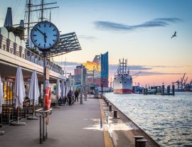Lais Puzzle - Blick auf das Hafenviertel in der Stadt Hamburg, Deutschland. - 1.000 Teile