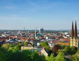 Lais Puzzle - Blick auf die Stadt Bielefeld mit der Nikolaikirche und der Neustädter Marienkirche, Deutschland. - 1.000 Teile