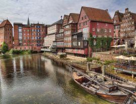 Lais Puzzle - Blick auf den Hafen von Lüneburg, Niedersachsen, Deutschland. - 1.000 Teile