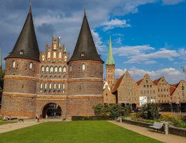 Lais Puzzle - Ansicht des Holstentors, Lübeck, Deutschland. - 1.000 Teile