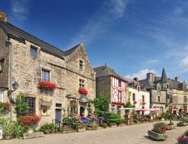 Lais Puzzle - Mittelalterliche Häuser bei Rochefort en Terre in der Bretagne im Nordwesten Frankreichs - 1.000 Teile