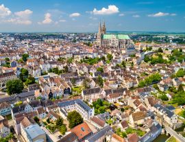 Lais Puzzle - Luftaufnahme der Stadt Chartres mit der Kathedrale. Eine UNESCO-Weltkulturerbestätte in Eure-et-Loir, Frankreich - 1.000 Teile