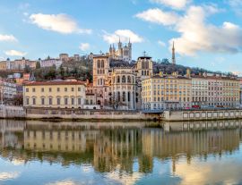 Lais Puzzle - Kathedrale Saint Jean und Basilika Notre-Dame de Fourviere, ikonische Symbole von Lyon, Rhône, Frankreich - 1.000 Teile