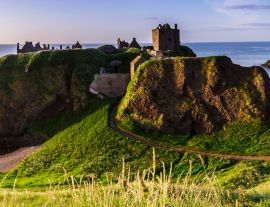Lais Puzzle - Panoramablick auf Dunottar Castle bei Sonnenaufgang an der Ostküste von Schottland. Aberdeenshire, Vereinigtes Königreich - 1.000 Teile