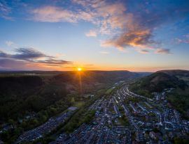 Lais Puzzle - schöne Luftaufnahme der Landschaft bei Sonnenuntergang (Südwales Abertillery) - 1.000 Teile