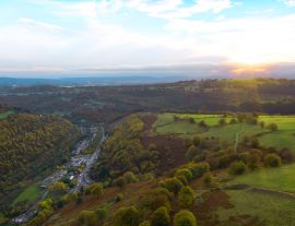 Lais Puzzle - Schöne Luftaufnahme der Täler in Südwales, Blaenau Gwent, Abertillery - 1.000 Teile