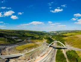 Lais Puzzle - BRYNMAWR, WALES, UK: Luftaufnahme der neuen Jack Williams Gateway Bridge und des Baus der neuen A465 Heads of the Valleys - 1.000 Teile