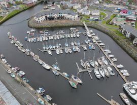 Lais Puzzle - Boote im Hafen von Aberystwyth Marina, Ceredigion, Wales, Großbritannien, direkt an der Küste der Irischen See - 1.000 Teile