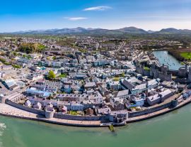 Lais Puzzle - Skyline von Caernafon, Gwynedd in Wales - Vereinigtes Königreich - 1.000 Teile