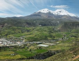 Lais Puzzle - Putre Dorf mit "Nevado de Putre" im Hintergrund - 1.000 Teile