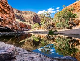 Lais Puzzle - Rotes Zentrum Landschaft mit entfernten Blick auf Mount Sonder Northern Territory Outback Australien - 1.000 Teile