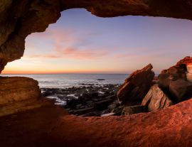 Lais Puzzle - Blick aus einer kleinen Höhle am Gantheaume Point Broome Western Australia bei Sonnenuntergang - 1.000 Teile