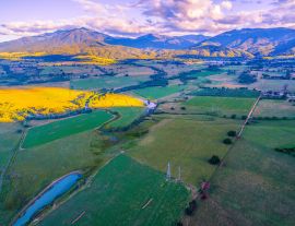 Lais Puzzle - Luftaufnahme der schönen australischen Landschaft bei Sonnenuntergang. Kiewa Valley, Victoria, Australien - 1.000 Teile