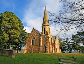 Lais Puzzle - Kirche auf dem Hügel bei Ross, Tasmanien, Australien - 1.000 Teile