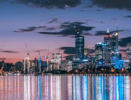 Lais Puzzle - Stadtlicht mit Sonnenuntergang und Mondaufgang zusammen in Perth - 1.000 Teile