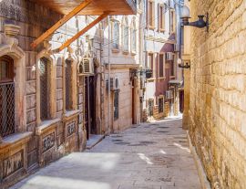 Lais Puzzle - Straße in der Altstadt von Baku, Aserbaidschan - 1.000 Teile