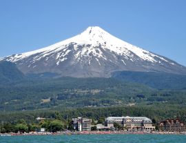 Lais Puzzle - Blick auf Pucon vom Villarica-See aus, Chile - 1.000 Teile