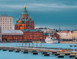 Lais Puzzle - Helsinki, Finnland. Kanavaranta Straße mit Uspenski Kathedrale im Winter Morgen - 1.000 Teile