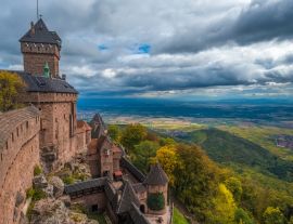 Lais Puzzle - Das Chateau du Haut-Kœnigsbourg, eine mittelalterliche Burg in den Vogesen, Orschwiller, Bas-Rhin, Elsass, Frankreich, gleich westlich von Sélestat - 1.000 Teile