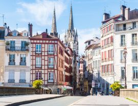 Lais Puzzle - Panoramablick auf die Altstadt von Bayonne, Frankreich - 1.000 Teile