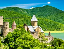 Lais Puzzle - Burg Ananuri am Fluss Aragvi in Georgien - 1.000 Teile