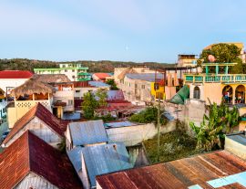 Lais Puzzle - Luftaufnahme von Häusern in Flores, Guatemala - 1.000 Teile