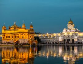 Lais Puzzle - Der Goldene Tempel, auch bekannt als Harmandir Sahib, was "jedermanns Tempel oder Haus" oder Darbār Sahib, was "erhabener Hof" bedeutet, ist ein Gurdwara in der Stadt Amritsar, Punjab, Indien - 1.000 Teile