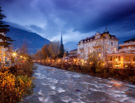 Lais Puzzle - Meran, eine wunderschöne Stadt in den alpinen Bergen Südtirols - 1.000 Teile
