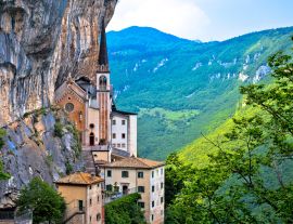 Lais Puzzle - Die Kirche Madonna della Corona auf dem Felsen - 1.000 Teile