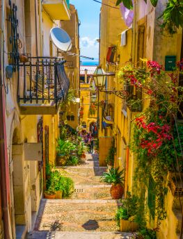 Lais Puzzle - Blick auf eine enge Straße in Taormina, Sizilien - 1.000 Teile