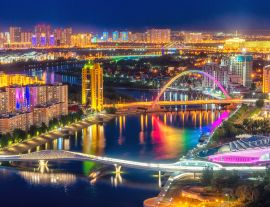 Lais Puzzle - Astana, Kasachstan, Nachtansicht der beleuchteten Hauptstadt von Kasachstan - 1.000 Teile